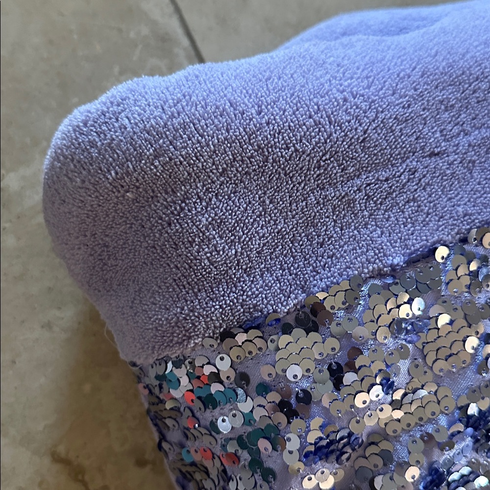 Mermaid Fin Snuggle Blanket • EUC Like New! 🧜‍♀️ - Picture 4 of 6